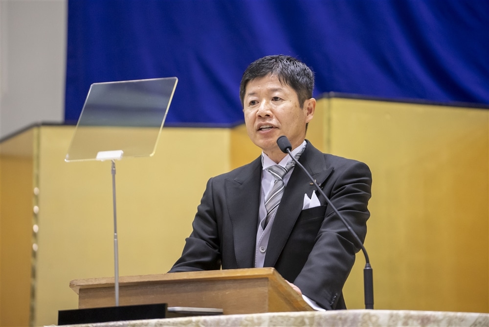 祝辞を述べる森康俊学長