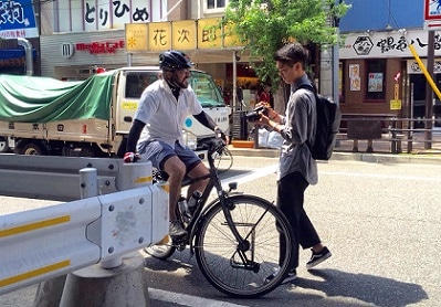 出会った人に写真撮影を依頼