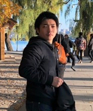 長春の公園で散歩している時