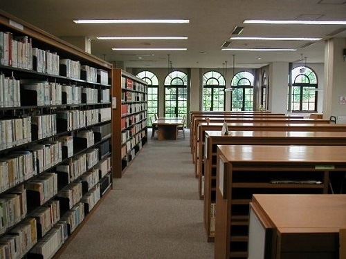 聖和キャンパス図書館 関西学院大学 教育学部 教育学研究科 聖和キャンパス図書館 関西学院大学 教育学部 教育学研究科
