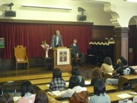 大鹿薫久文学部長