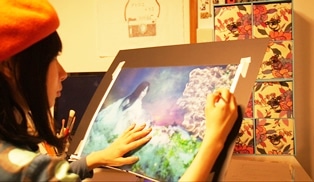 写真の表面を塗って立体感を出す