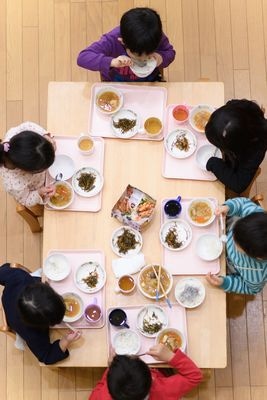 給食