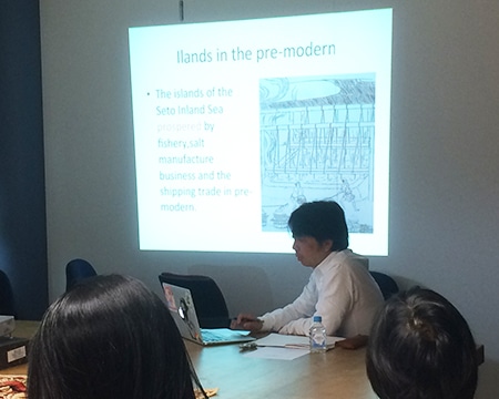 【写真2】報告の様子