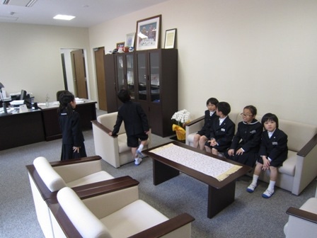校長室でひとやすみ?!