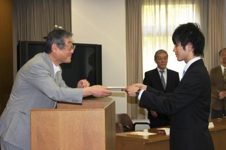 学生代表の中野裕己さん（教育学部1年生）