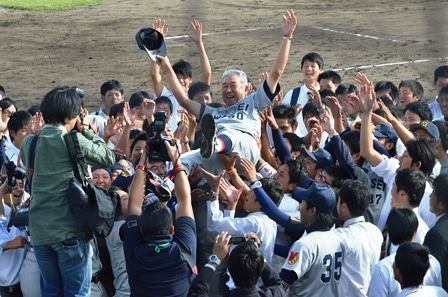 優勝決定後の胴上げ