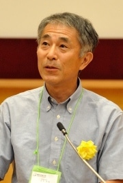 安本・大学図書館事務部長