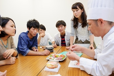 店舗の方々との試食会