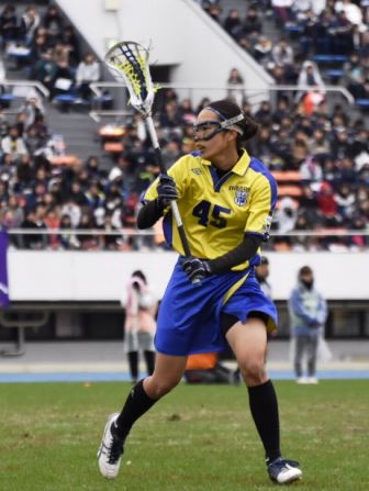 ゴールを決めた成地夏美・主将(法学部4年生)