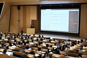 約150人が聴き入ったシンポジウム （写真：いずれも上智大学提供）