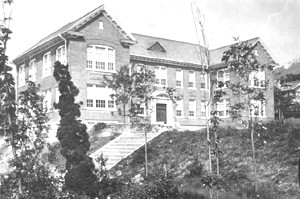 文学部校舎(原田の森キャンパス、1922)