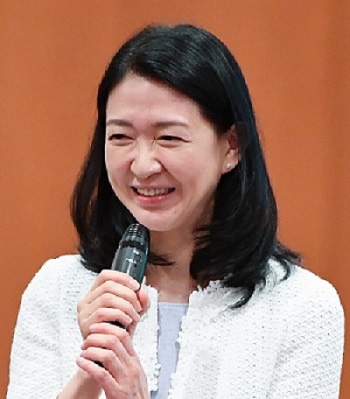 紺野 美佐子 氏