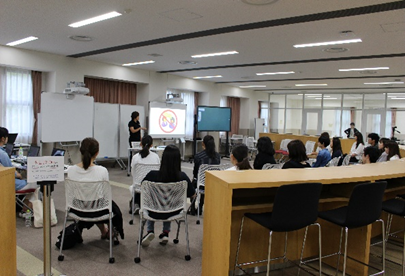 日本手話体験講座の様子