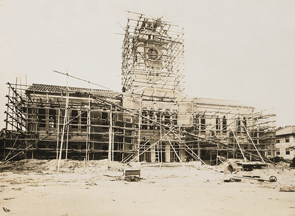 建設中の時計台 1928-29年頃