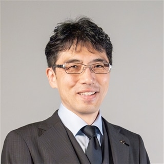 経済学部長 山鹿 久木