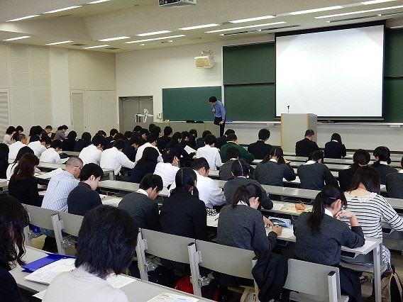 美学芸術学専修模擬講義の様子