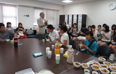 2015年度人間福祉学部ブラウンバッグ写真1