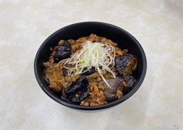 麻婆茄子丼（473円）/ Ma-po eggplant rice bowl (473 yen)
