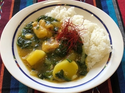 鶏肉と小松菜のカレー