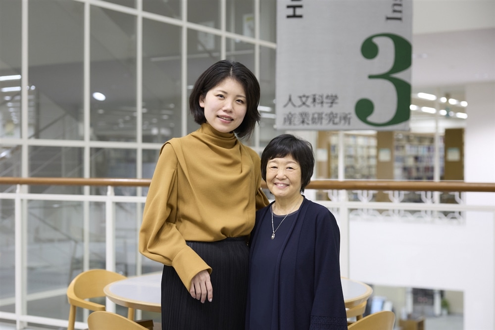 藤井美和教授（右）と井戸川さん