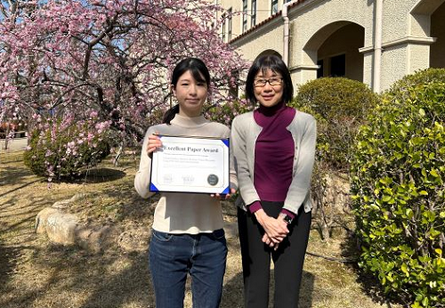 左から杉山さん、長田教授